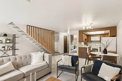 9732 Ashworth Avenue N, Seattle, WA 98103 - Photo 4