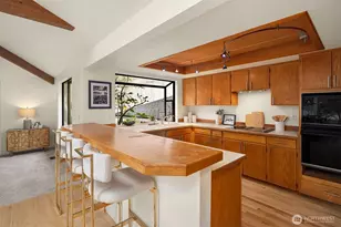 10622 184th Ave NE, Redmond, WA 98052 - Photo 14