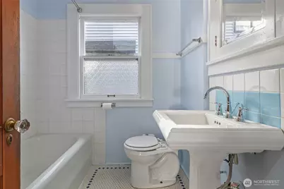 2158 N 50th Street, Seattle, WA 98103 - Photo 16