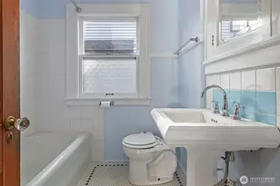 2158 N 50th St, Seattle, WA 98103 - Photo 16