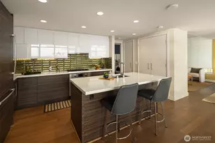 583 Battery St, Seattle, WA 98121 - Photo 8