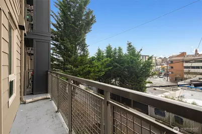 412 11th Avenue #209, Seattle, WA 98122 - Photo 22