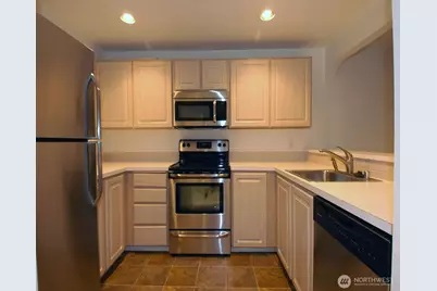 12720 NE 10th Place #D 202, Bellevue, WA 98007 - Photo 4