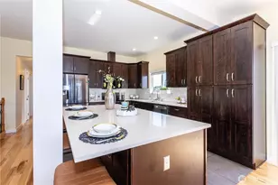 3905 NE 6th St, Renton, WA 98056 - Photo 8