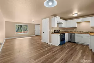 110 Sunny Basin Rd, Castle Rock, WA 98611 - Photo 8