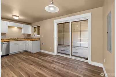 110 Sunny Basin Road, Castle Rock, WA 98611 - Photo 6