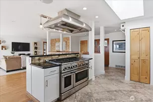 612 View Pl, Edmonds, WA 98020 - Photo 8