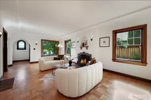 6517 Fremont Ave N, Seattle, WA 98103 - Photo 6