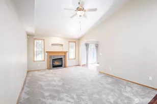 2703 5th St SW, Puyallup, WA 98373 - Photo 6