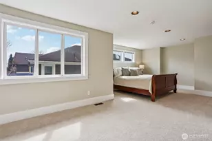 4726 Thackeray Pl NE, Seattle, WA 98105 - Photo 16