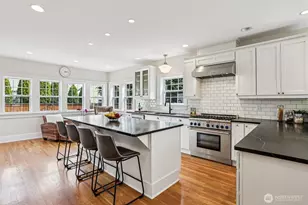 4726 Thackeray Pl NE, Seattle, WA 98105 - Photo 10