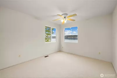 3418 W Lake Sammamish Parkway SE, Bellevue, WA 98008 - Photo 18