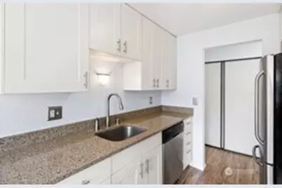 4226 Dayton Avenue N #202, Seattle, WA 98103 - Photo 12