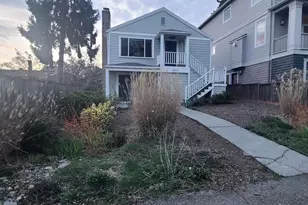 8011 12th Ave NE, Seattle, WA 98115 - Photo 12