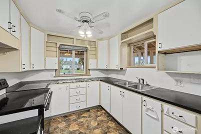 6109 Pacific Avenue, Tacoma, WA 98408 - Photo 10