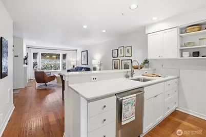 215 20th Avenue E #105, Seattle, WA 98112 - Photo 6