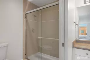 2415 2nd Ave, Seattle, WA 98121 - Photo 24