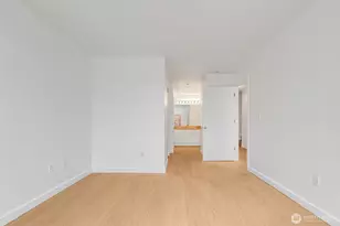 2415 2nd Ave, Seattle, WA 98121 - Photo 14