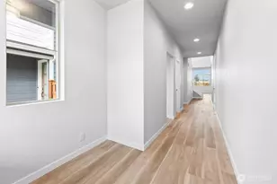 13927 178th St E, Puyallup, WA 98374 - Photo 2