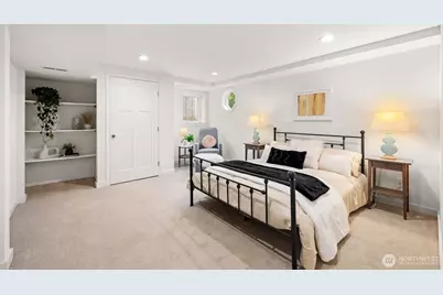1035 NE 100th Street, Seattle, WA 98125 - Photo 16