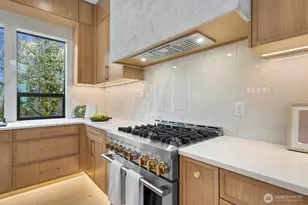 590 W U St, Camas, WA 98607 - Photo 12