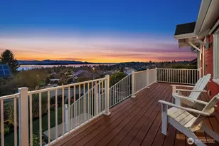 6746 41st Ave SW, Seattle, WA 98136 - Photo 2