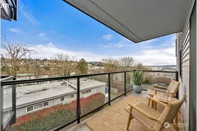 2562 Thorndyke Avenue W #303, Seattle, WA 98199 - Photo 12