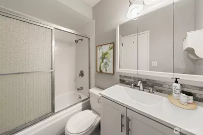 2562 Thorndyke Avenue W #303, Seattle, WA 98199 - Photo 10