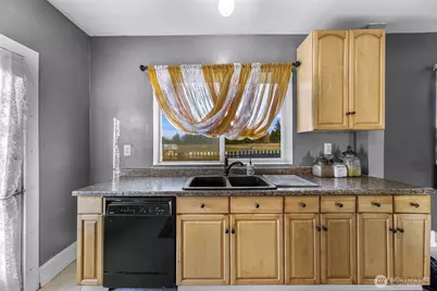 8225 Peace Park Drive, Custer, WA 98240 - Photo 14