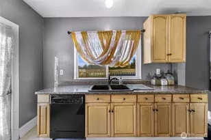 8225 Peace Pk Dr, Custer, WA 98240 - Photo 14