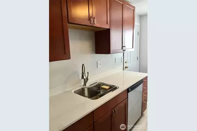 328 Burnett Avenue N, Renton, WA 98057 - Photo 6