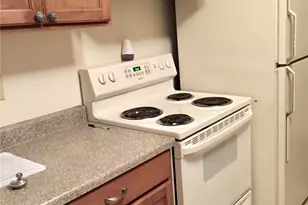 328 Burnett Ave N, Renton, WA 98057 - Photo 12