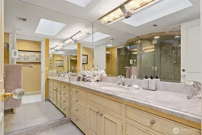 101 99th Avenue NE #301, Bellevue, WA 98004 - Photo 28