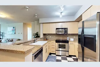 1100 106th Avenue NE #704, Bellevue, WA 98004 - Photo 6