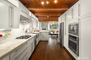 3010 NE 55th St, Seattle, WA 98105 - Photo 8