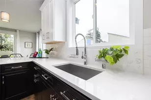 611 Upland Dr, Mount Vernon, WA 98273 - Photo 14