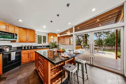 15863 15th Avenue NE, Shoreline, WA 98155 - Photo 10