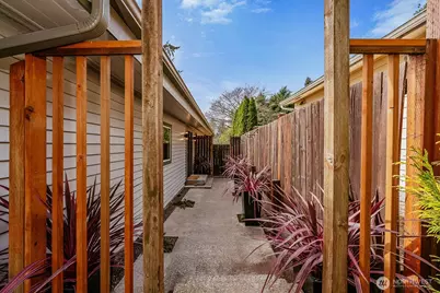 15863 15th Avenue NE, Shoreline, WA 98155 - Photo 2