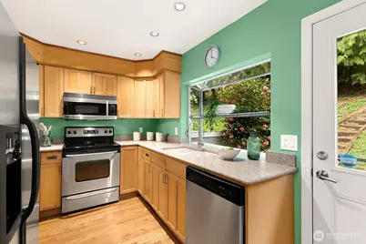 3835 25th Avenue W, Seattle, WA 98199 - Photo 8