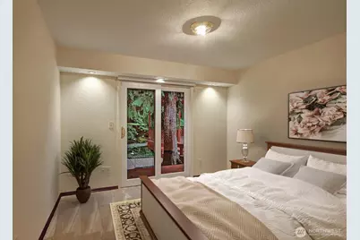 2668 E Lake Sammamish Parkway NE, Sammamish, WA 98074 - Photo 24