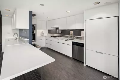501 Roy Street #C341, Seattle, WA 98109 - Photo 24