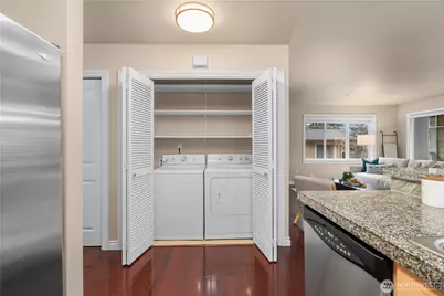 11306 124th Avenue NE #302, Kirkland, WA 98177 - Photo 6