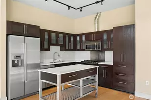 530 Broadway E, Seattle, WA 98102 - Photo 14