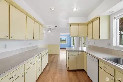 319 N 3rd Street, Kalama, WA 98625 - Photo 14