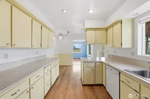 319 N 3rd St, Kalama, WA 98625 - Photo 14