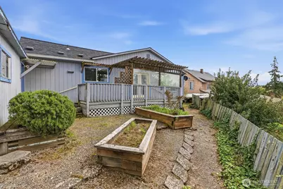 319 N 3rd Street, Kalama, WA 98625 - Photo 26