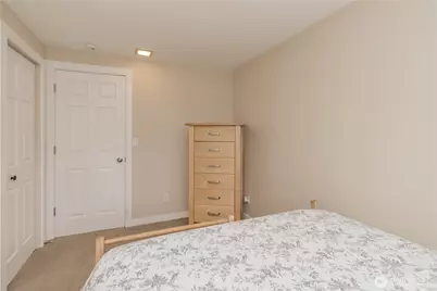 1060 Lynnwood Avenue NE, Renton, WA 98056 - Photo 32