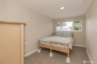 1060 Lynnwood Avenue NE, Renton, WA 98056 - Photo 30