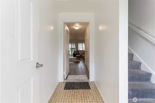 12230 SE 60th St, Bellevue, WA 98006 - Photo 14