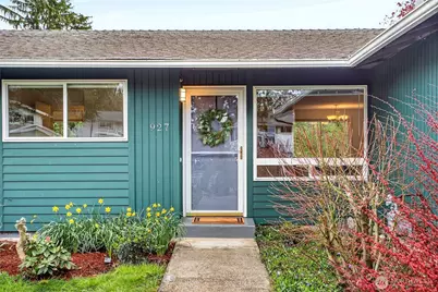 927 S 240th Place, Des Moines, WA 98198 - Photo 2